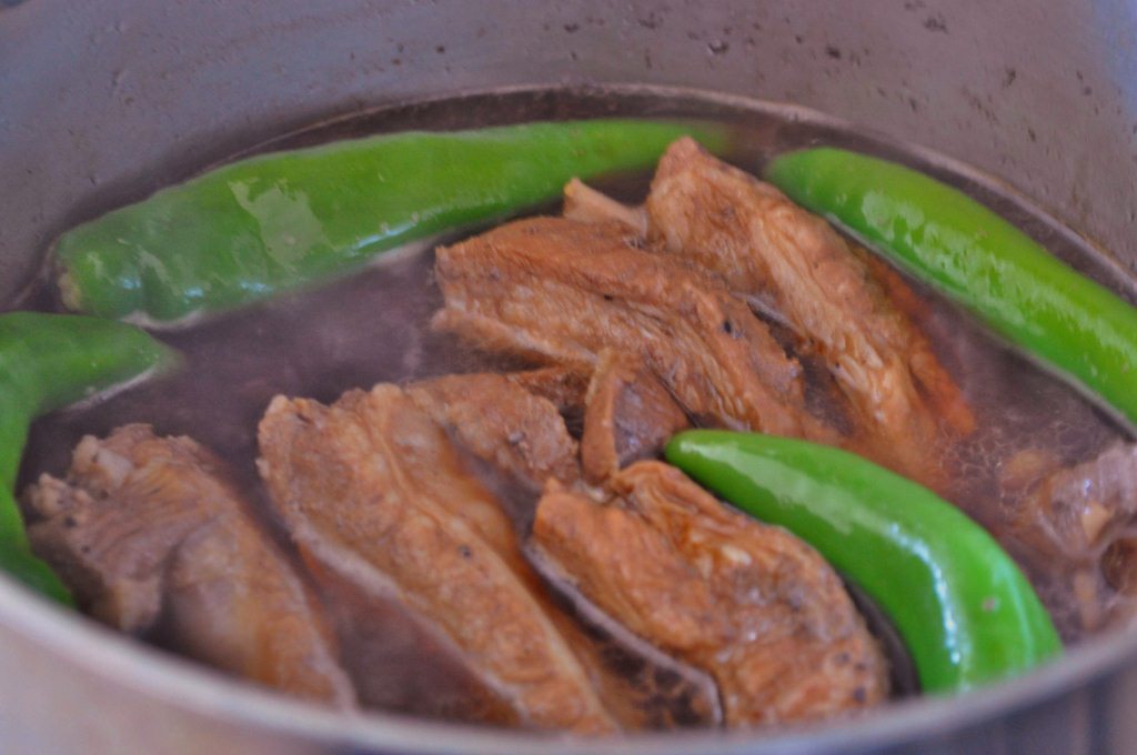 pork ribs braised in soy sauce and green chili pepers