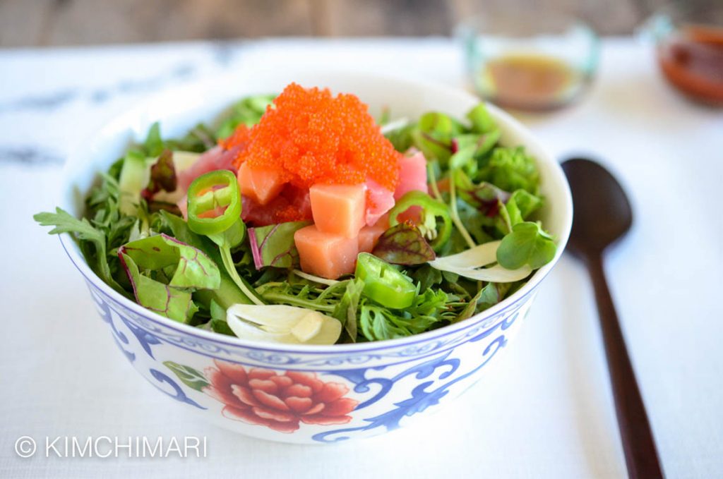 Hoedeopbap with Salmon, Tuna, veggies and Gochujang Sauce