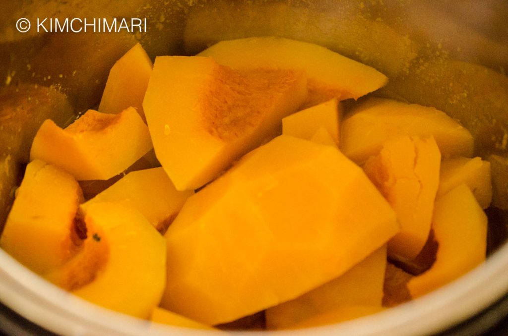 Hobakjuk-Cooked Kabocha Pumpkin in Instant Pot in 5 minutes