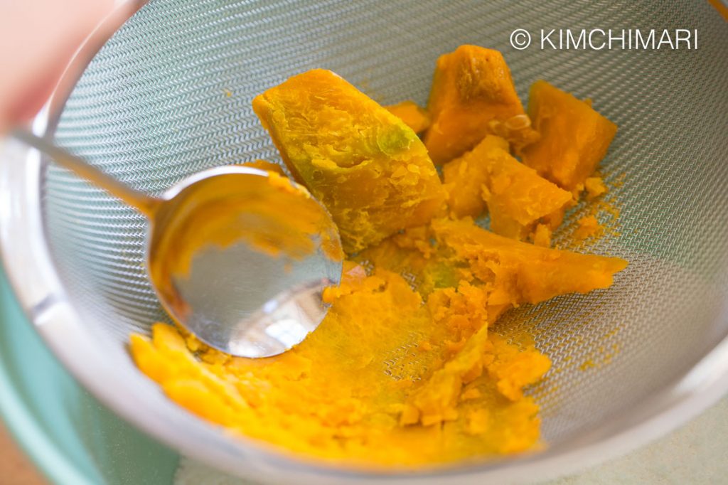 Kabocha squash crushed for yellow songpyeon