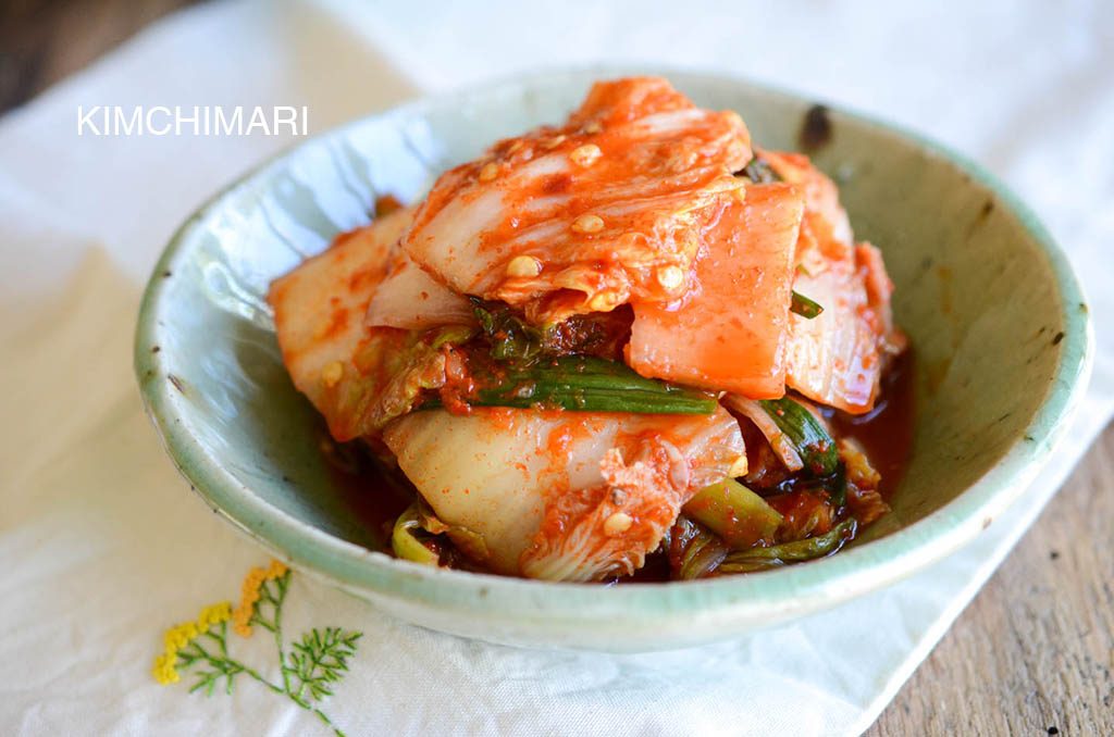 Easy Kimchi with cabbages and radishes (aka Mak Kimchi)