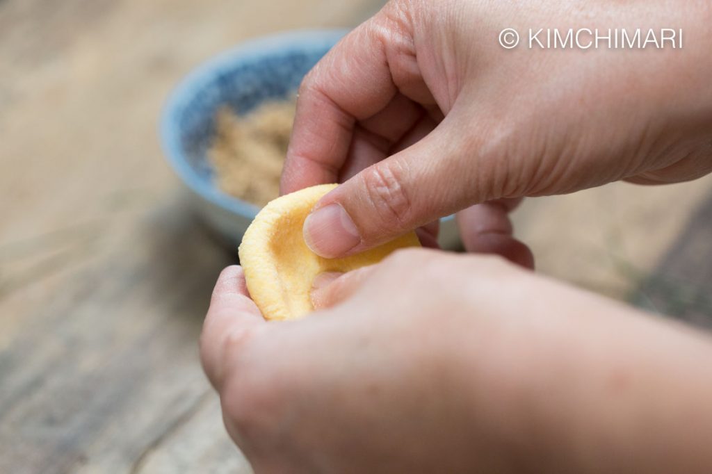 making dough cup for Songpyeon