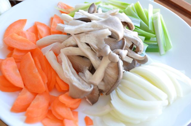 cut vegetables for ddukbokki