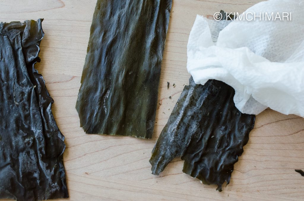 Wiping dried kelp dashima