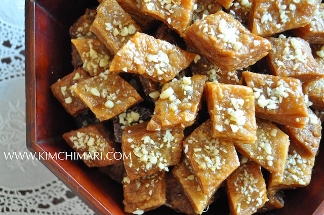 Korean yakwa pastry piled on Korean traditional wooden plate